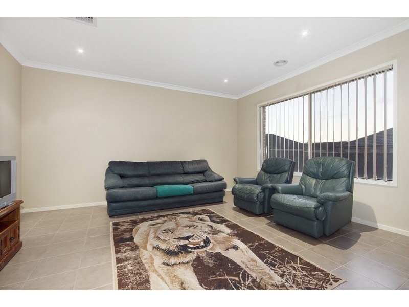 8 Botanic Drive, Pakenham VIC 3810