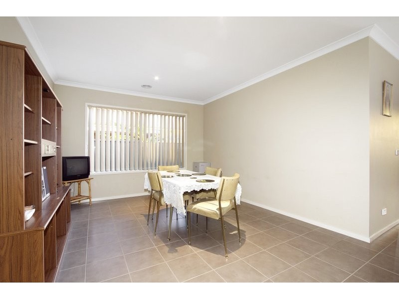 8 Botanic Drive, Pakenham VIC 3810