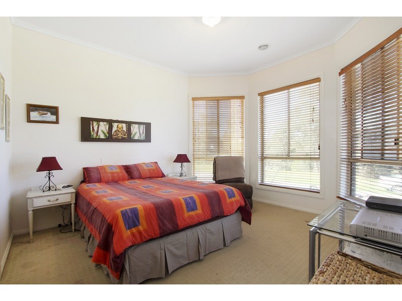 23 Riviera Drive, Pakenham VIC 3810