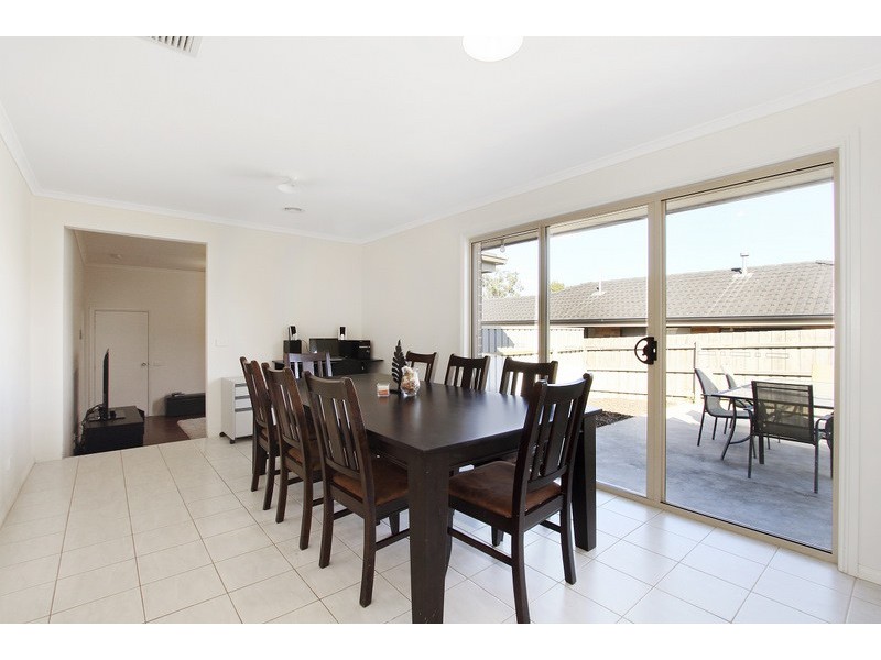 23 Riviera Drive, Pakenham VIC 3810