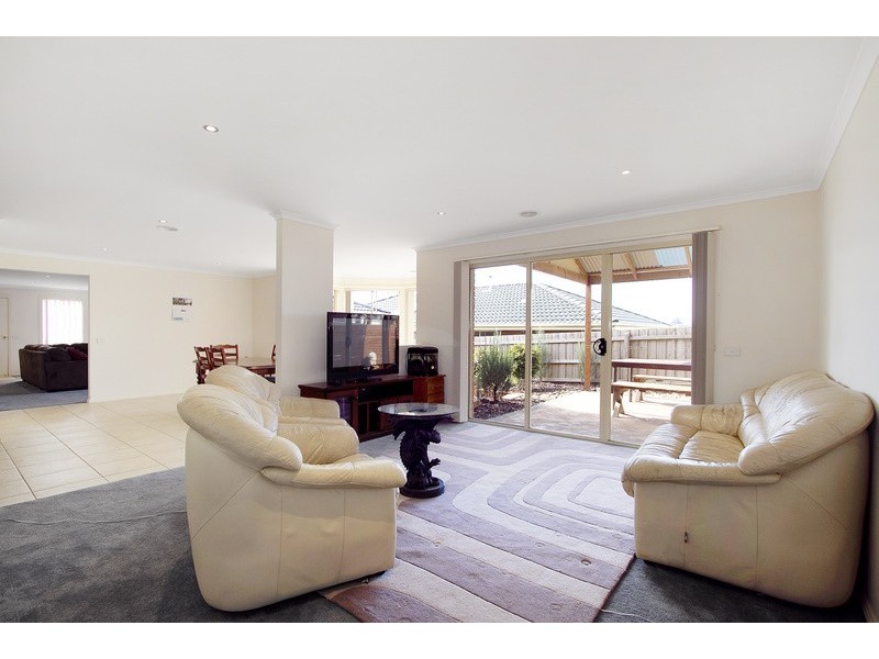 19 Tuscany Rise, Pakenham VIC 3810