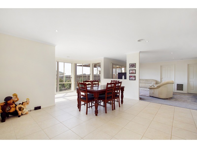 19 Tuscany Rise, Pakenham VIC 3810