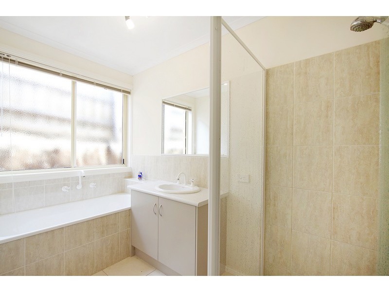 19 Tuscany Rise, Pakenham VIC 3810