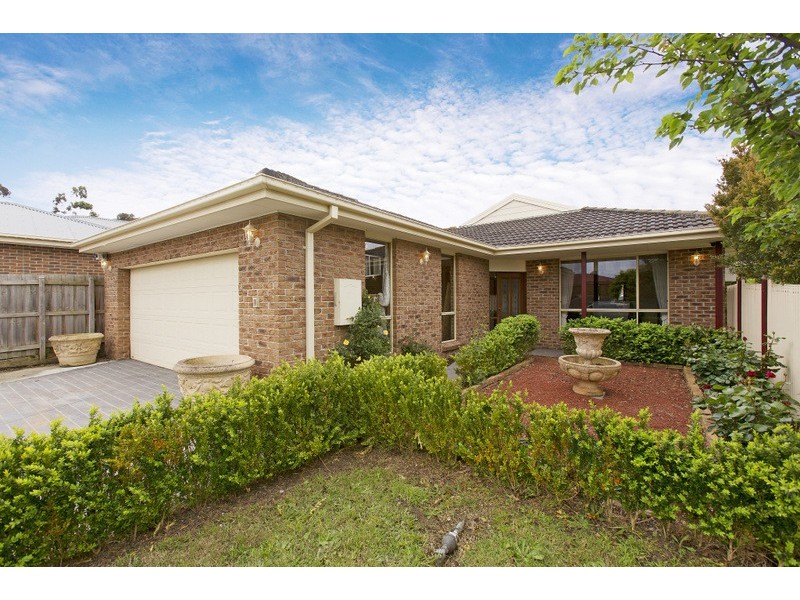 19 Baltaser Drive, Pakenham VIC 3810