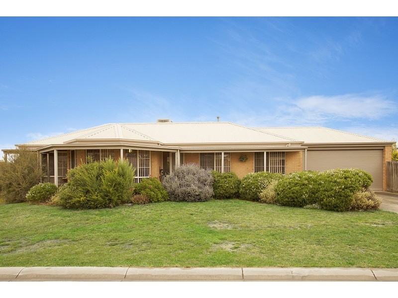 21 Grice Quadrant, Pakenham VIC 3810