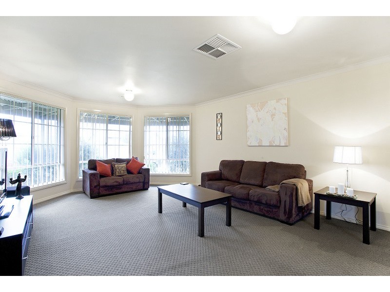 21 Grice Quadrant, Pakenham VIC 3810