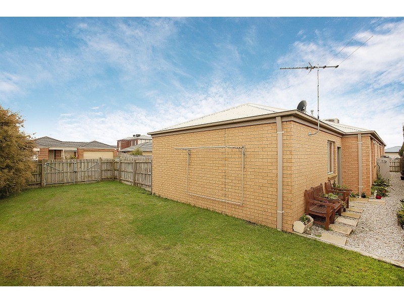 21 Grice Quadrant, Pakenham VIC 3810