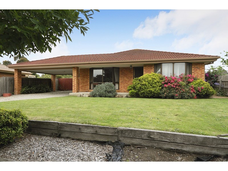 36 Duncan Drive, Pakenham VIC 3810