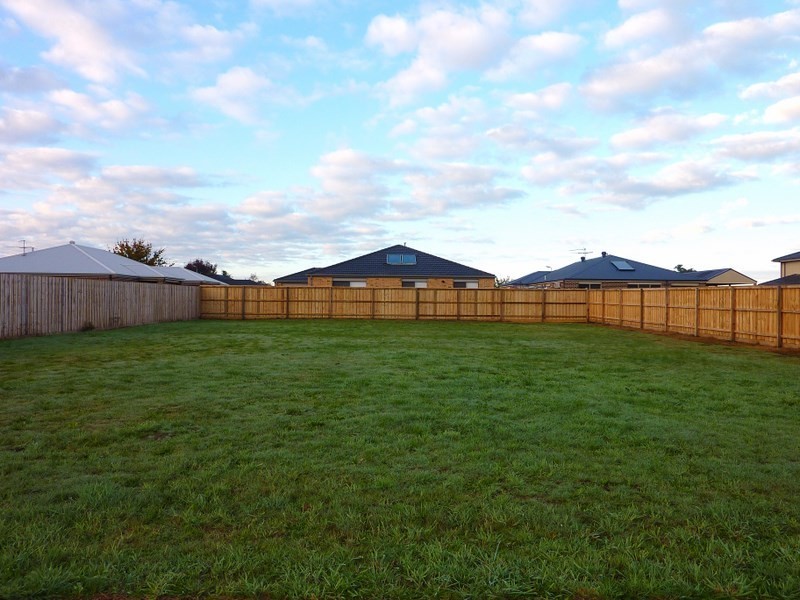 14 Wattletree Road, Bunyip VIC 3815