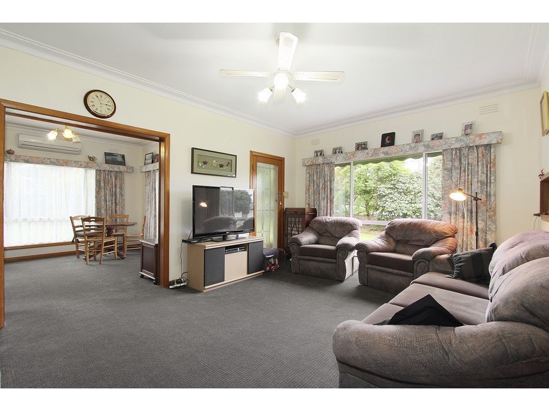 11 Princes Hwy, Pakenham VIC 3810