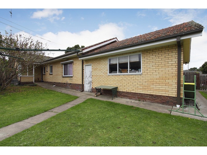 11 Princes Hwy, Pakenham VIC 3810