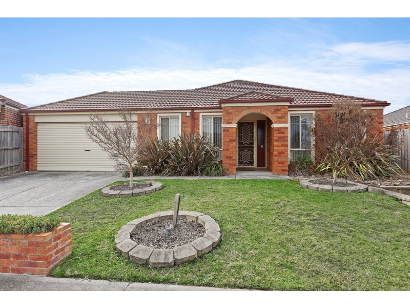 19 Amberley Drive, Pakenham VIC 3810