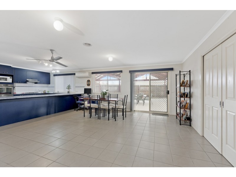 19 Amberley Drive, Pakenham VIC 3810