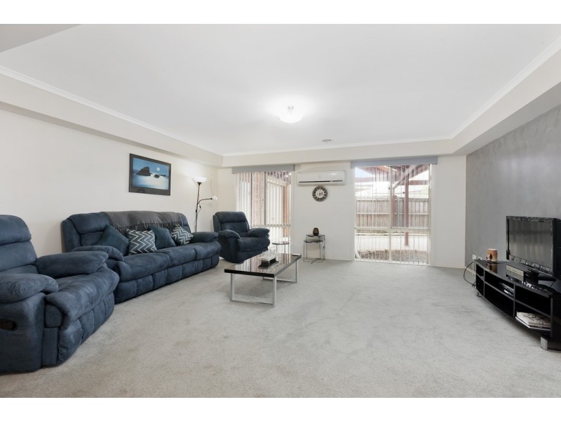 19 Amberley Drive, Pakenham VIC 3810