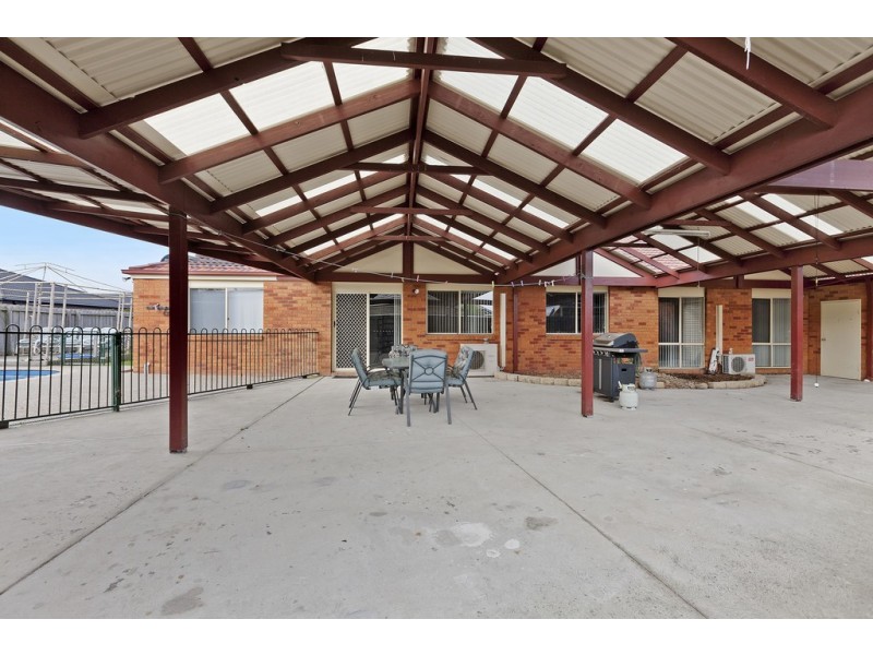 19 Amberley Drive, Pakenham VIC 3810