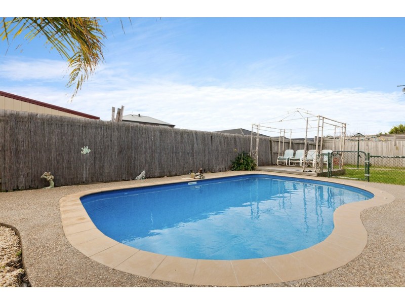 19 Amberley Drive, Pakenham VIC 3810