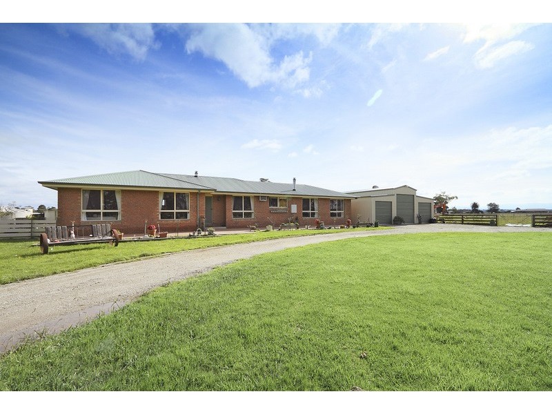 15 Knights Road, Bunyip VIC 3815