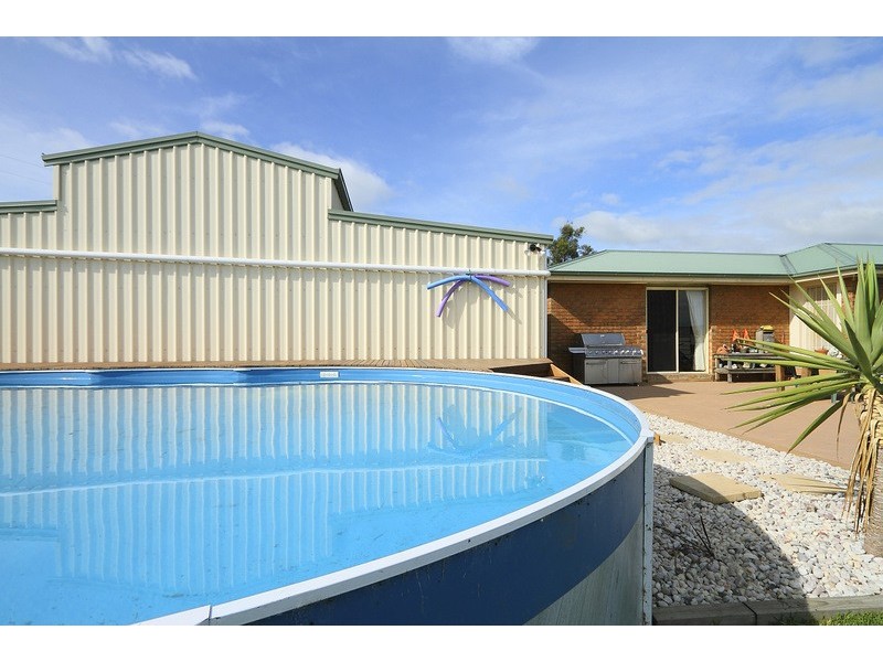 15 Knights Road, Bunyip VIC 3815