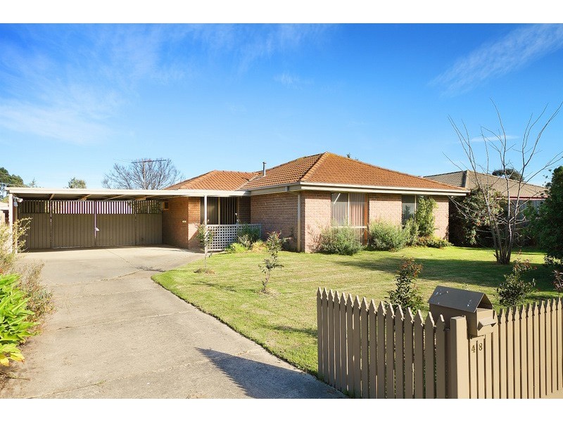 48 Bluegrass Crescent, Pakenham VIC 3810