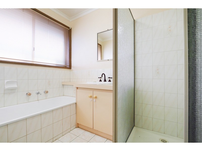 48 Bluegrass Crescent, Pakenham VIC 3810