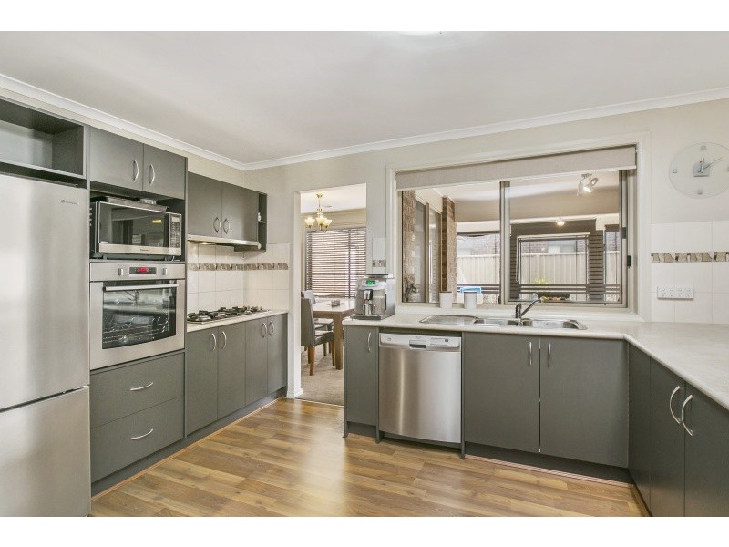 2 Azure Court, Pakenham VIC 3810