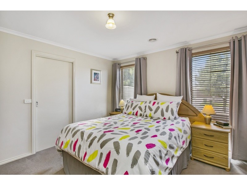 2 Azure Court, Pakenham VIC 3810