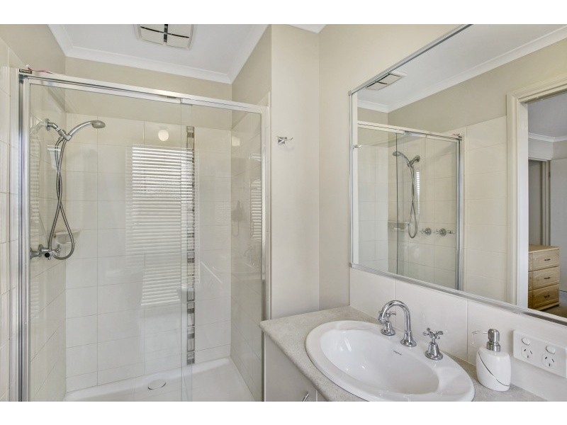 2 Azure Court, Pakenham VIC 3810