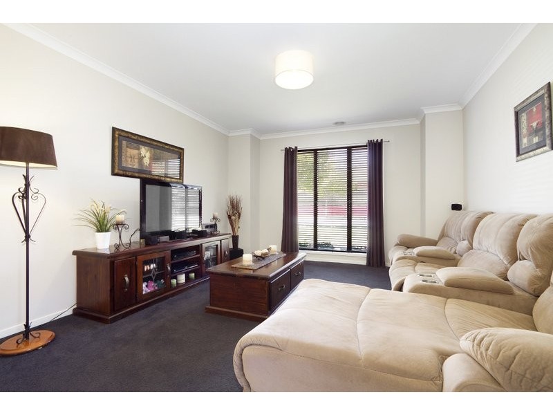 4 Blackwood Drive, Pakenham VIC 3810