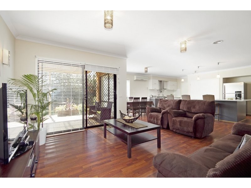 4 Blackwood Drive, Pakenham VIC 3810