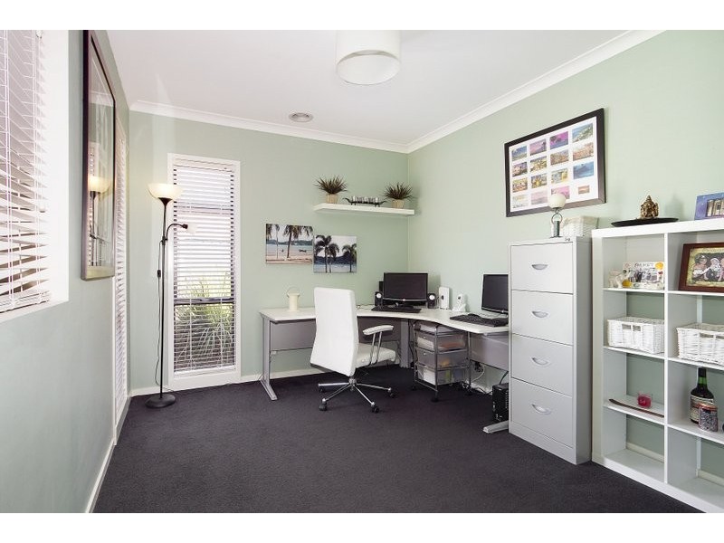 4 Blackwood Drive, Pakenham VIC 3810