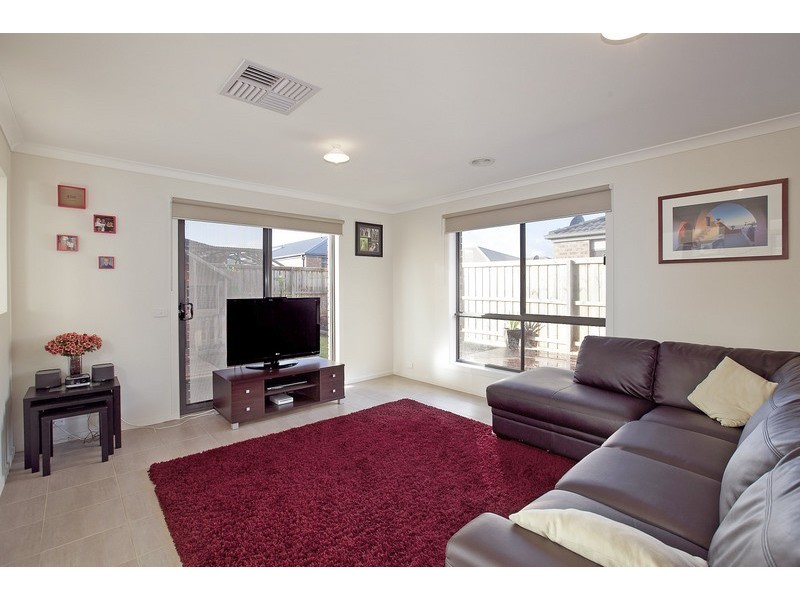 18 Marquis Court, Pakenham VIC 3810