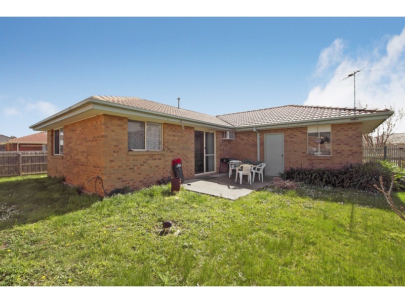 18 Grevillea Place, Pakenham VIC 3810