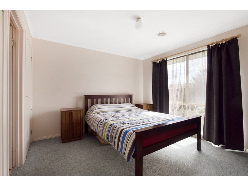 18 Grevillea Place, Pakenham VIC 3810