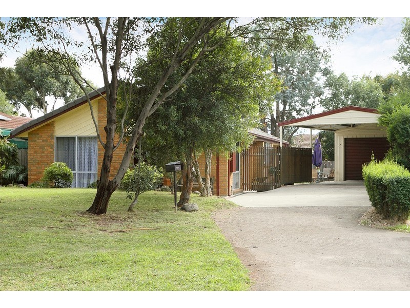5 McMaster Court, Pakenham VIC 3810
