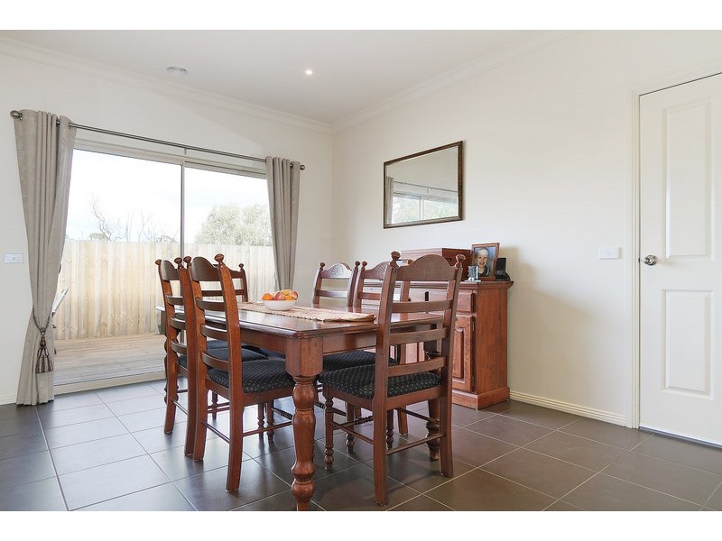 3/35  Princes Hwy, Pakenham VIC 3810