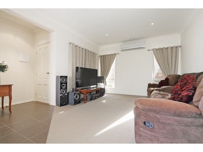 3/35  Princes Hwy, Pakenham VIC 3810