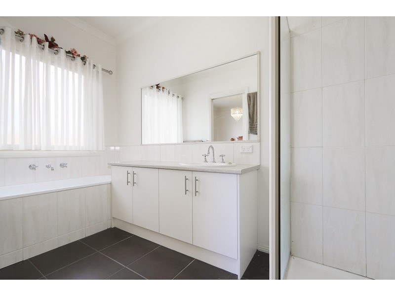 3/35  Princes Hwy, Pakenham VIC 3810