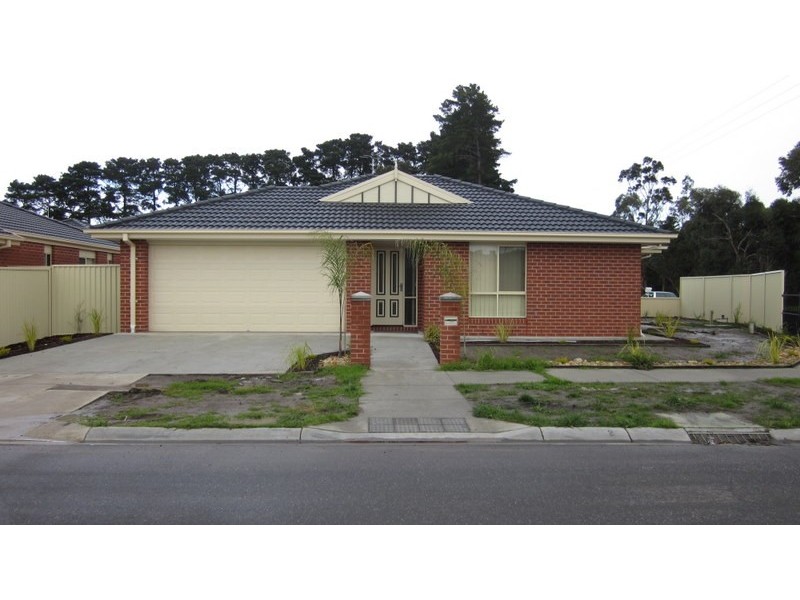 2 Pomegranate Way, Pakenham VIC 3810