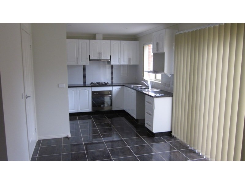 2 Pomegranate Way, Pakenham VIC 3810