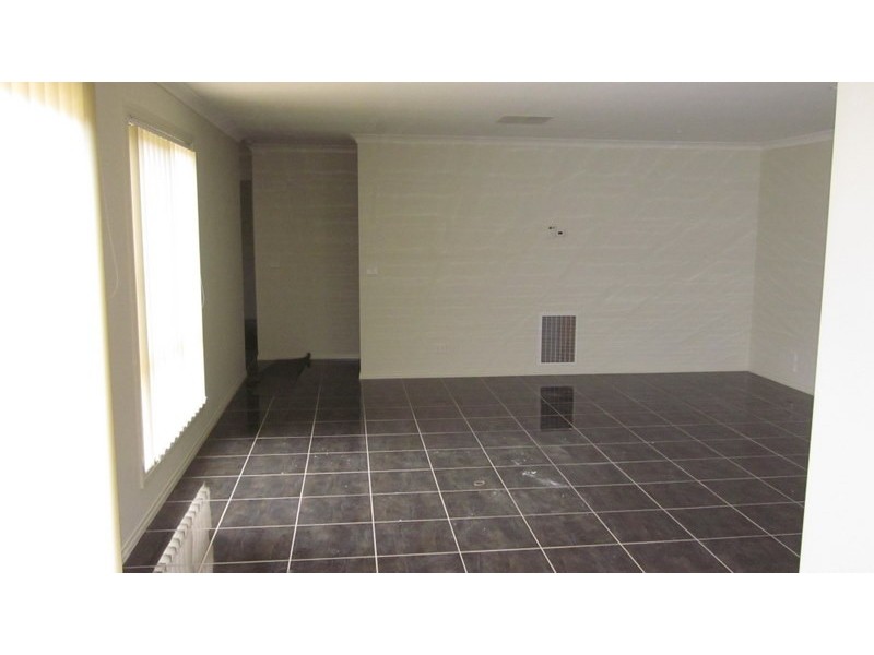 2 Pomegranate Way, Pakenham VIC 3810