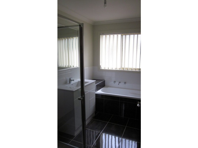 2 Pomegranate Way, Pakenham VIC 3810