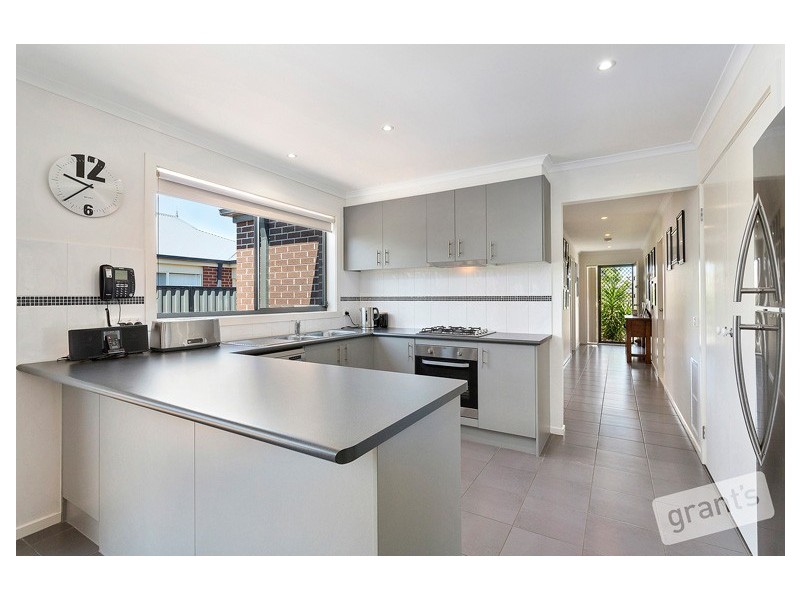 11 Windermere Boulevard, Pakenham VIC 3810