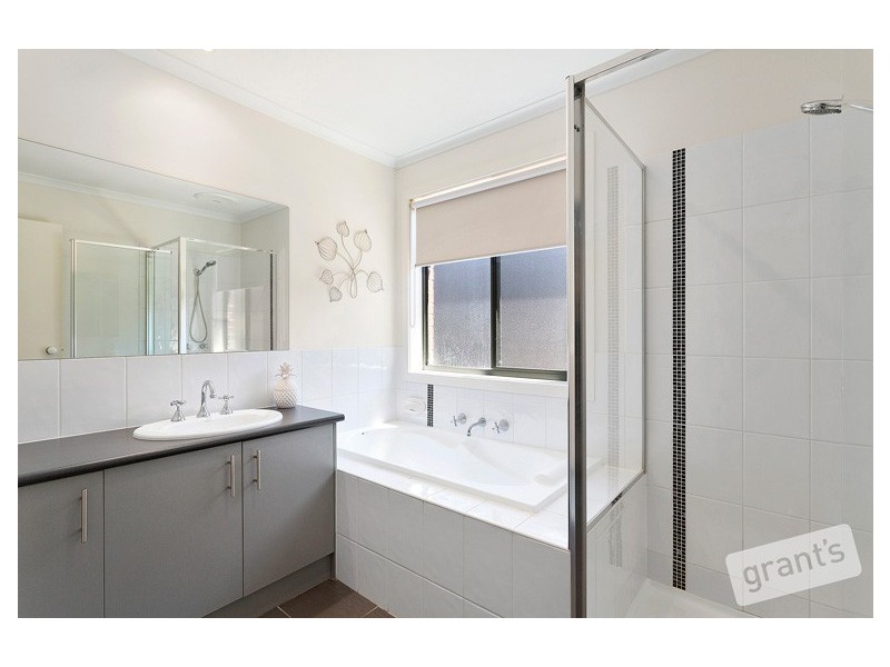 11 Windermere Boulevard, Pakenham VIC 3810