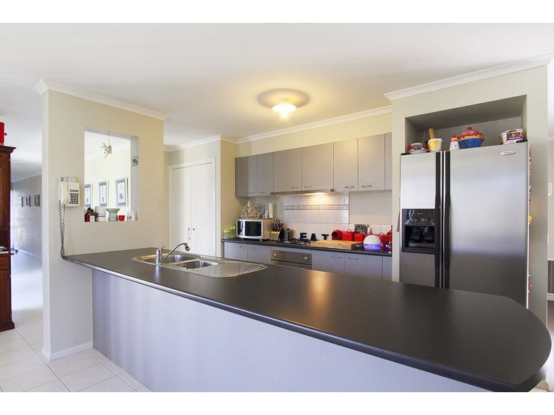 10 Camelia Way, Pakenham VIC 3810