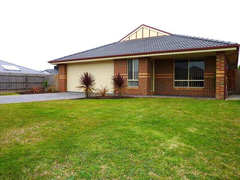 6 Streeton Court, Pakenham VIC 3810