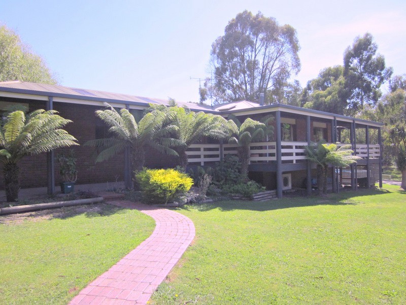 10 Crosby Road, Pakenham Upper VIC 3810