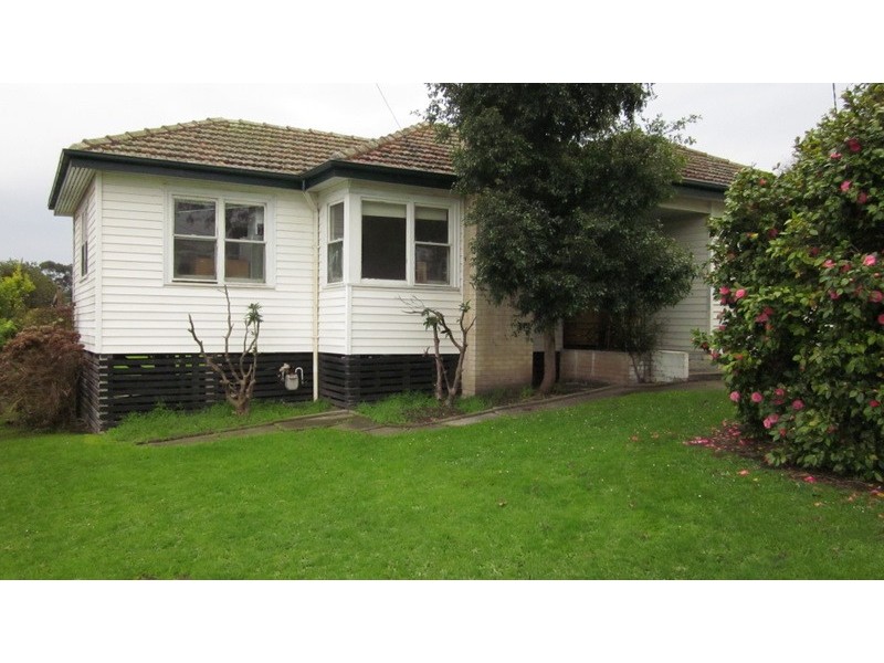 17 Campbell Street, Garfield VIC 3814