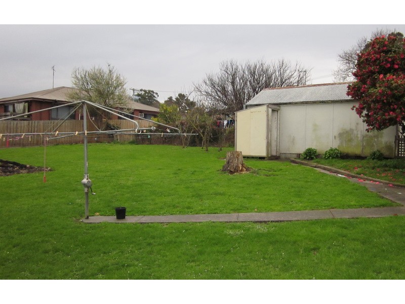 17 Campbell Street, Garfield VIC 3814