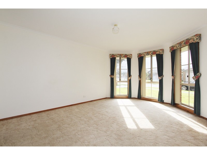 13 Maria Crescent, Pakenham VIC 3810