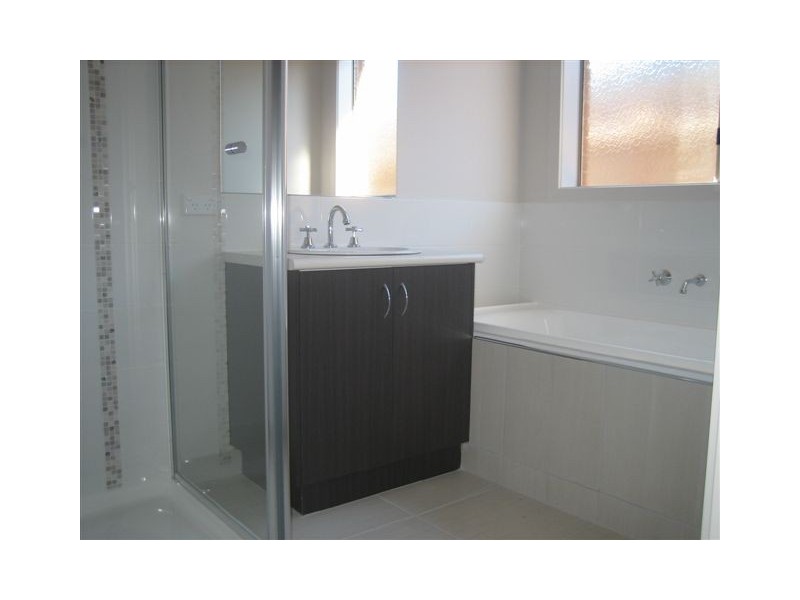 1306 Elwood Avenue, Pakenham VIC 3810